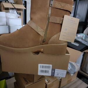 BearPaw Women's Brown Winter Boots